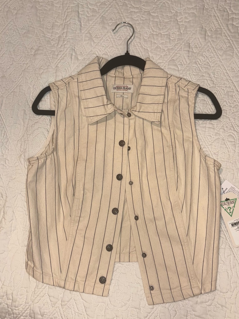 GUESS Cream Sleeveless Pinstripe Button-Front Shirt